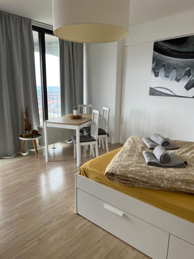 Cityapartment Im 33. Stock Аугсбург Екстериор снимка